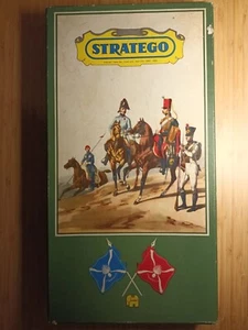 Orignal Stratego grün alte Ausgabe mit Holztürmen Brettspiel für 2 Spieler gut - Bild 1 von 3
