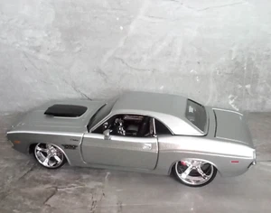 1970 Dodge Challenger R/T - Gray Frost Paint - 1/24 Scale -Diecast by Maisto - Picture 1 of 12