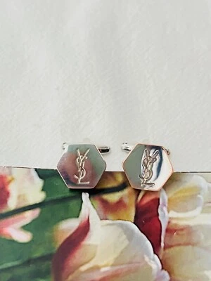 Yves Saint Laurent Vintage Classic Logo Hallmark YSL Hexagon Cufflinks, Silver — 第 1/4 张图片