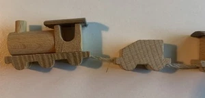 Holzzug Zug mit Anhänger klein Miniatur Holzfiguren Geschenk #138 - Bild 1 von 8