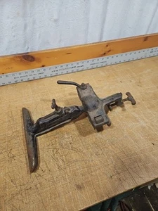 Sargent & Co. No. 105 Cast Iron Saw Vise Swivels - Picture 1 of 13