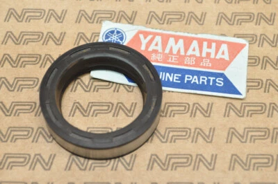 Vedação de óleo para garfo dianteiro NOS Yamaha YD3 YDS2 YDS3 YM1 156-23145-00 - Imagem 1 de 3