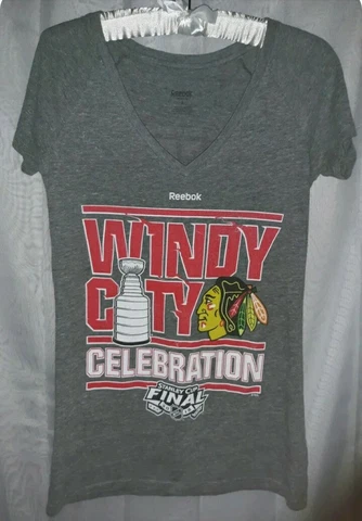 Reebok Vneck Chicago Blackhawks Tshirt Womans Size S Gray Short Sleeve Cover