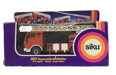 Motor de bomberos Siku Mercedes Benz rojo 2819 nuevo Foto 1 de 2