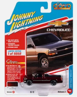 JOHNNY LIGHTNING - 2002 CHEVROLET Silverado bordeaux CLASSIC GOLD in blister ... - Immagine 1 di 2