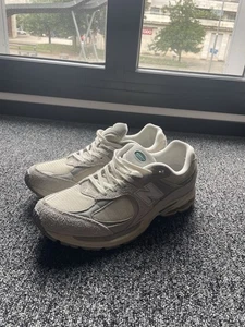 New Balance 2002R - Picture 1 of 6