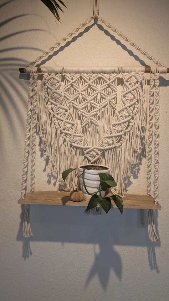Estante colgante de pared Macrame 32 pulgadas x 20 pulgadas x 5,5 pulgadas Foto 1 de 3
