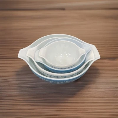 4 Pyrex Snowflake Blue/Garland Cinderella Mixing/ Nesting Bowls. - Image 1 of 2