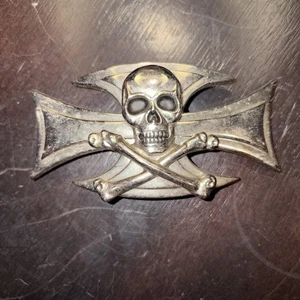 Schwarz Eisernes Kreuz Totenkopf Biker Gürtelschnalle - Bild 1 von 2