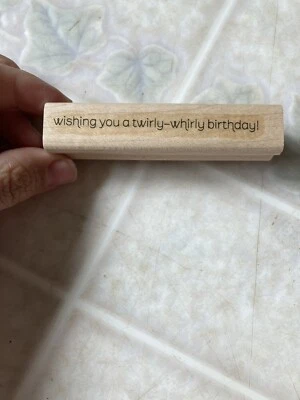 Sello de goma de cumpleaños Wishing you a Twirly impresión en bloque sin marca Foto 1 de 4
