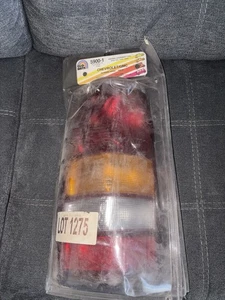 Glo-Brite 181-1 Left Tail Lamp Assem. Repl. GM 15767590 Chevrolet GMC 1999-2000 - Picture 1 of 4