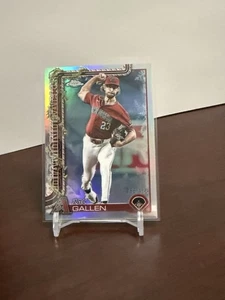 2025 Topps Holiday Chrome Zac Gallen Silver Refractor #/499 Diamondbacks - Picture 1 of 3