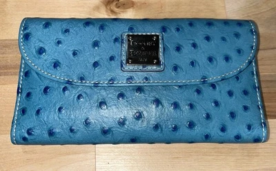 Cartera sin asas Dooney & Bourke Continental verde azulado/turquesa cuero avestruz nueva con etiquetas Foto 1 de 4