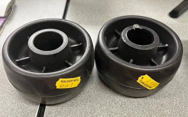 Cortacéspedes Walker, 6715 Juego de 2 ruedas anti cuero cabelludo R6 Walker 3 Foto 1 de 1