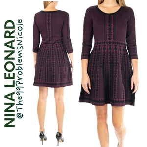 Vestido Suéter Nina Leonard Ajuste Geométrico y Acampanado en Negro y Púrpura - Imagen 1 de 7