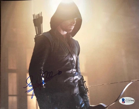 Stephen Amell signed autogrphed 8x10 photo Arrow BECKETT AUTHENTICATED Cover