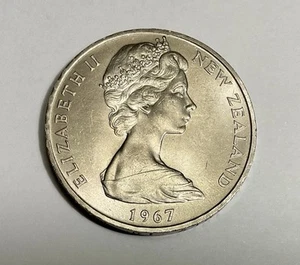 RARE 1967 NEW ZEALAND 1 Dollar Uncirculated Condition. Rare Find. - Picture 1 of 3