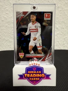 Enzo Millot 10/10 - 2024-25 Topps Chrome Bundesliga Zaffiro - Foto 1 di 2
