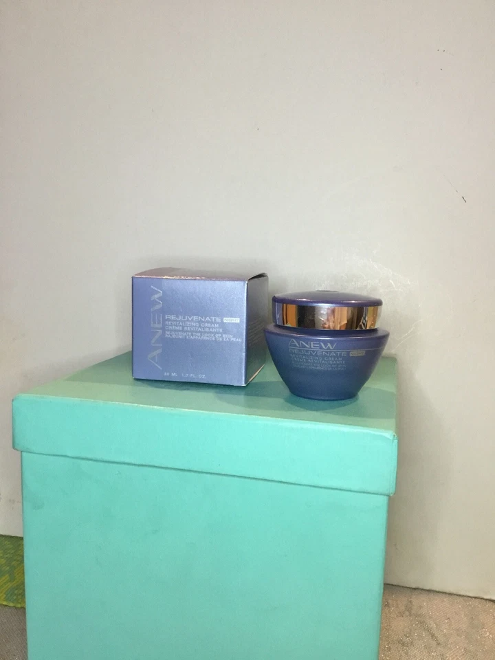 Crema revitalizante de noche rejuvenecedora Anew  Foto 1 de 1