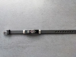 Edelstahl-Silikon-Armband mit Kreuz und Bibelvers Jesaja, 41,10 (englisch)(NEU) - Bild 1 von 3