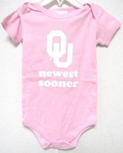 NCAA Oklahoma Sooners "newest" Logo Pink Lap Shoulder 1 Pc Two Feet Ahead - Imagen 1 de 3