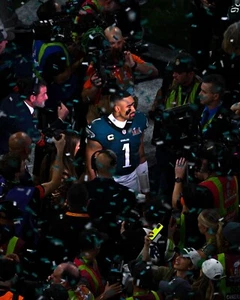 Jalen Hurts Super Bowl LIX Champion Spotlight Philadelphia Eagles 8x10 NFL Foto - Bild 1 von 1