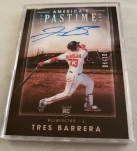 TRES BARRERA AMERICAS PASSATIME RC ROOKIE CARD PANINI AUTOGRAFO FIRMATO 04/10 AUTO - Foto 1 di 5