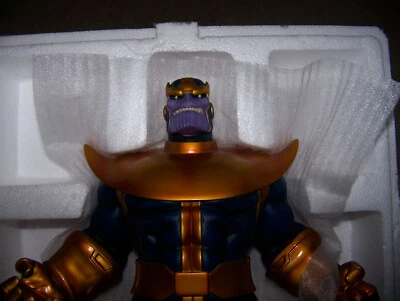 MARVEL COMICS BOWEN DESIGNS ESTATUA DE THANOS Y LA GUERRA DE INIFINIDAD DE LOS VENGADORES Foto 1 de 4