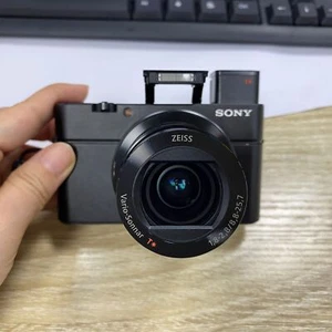 Sony DSC-RX100 III 20.1 MP Digital SLR Camera RX100 M3 in English 97%new - Picture 1 of 6