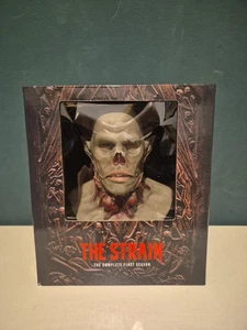 The Strain Complete First Season Ltd. Collector's Edition Blu-ray Disc - Bild 1 von 6