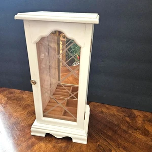 Vintage weißes Holz 12,25" großes Schmuckkästchen mit geätzter Glastür/Karussell/Spiegel. - Bild 1 von 11