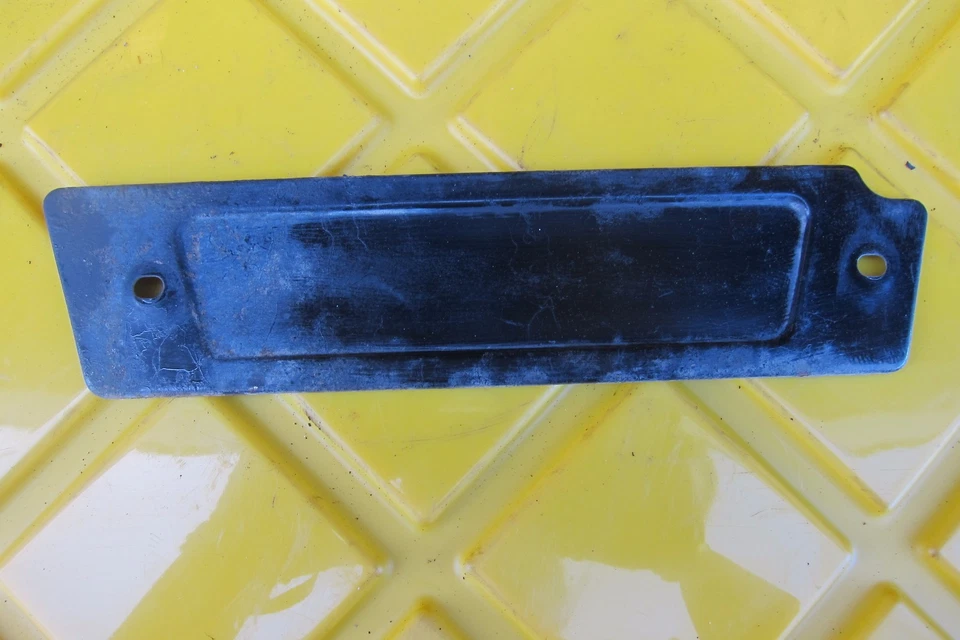 1983 HONDA V45 MAGNA VF750 C PLACA DE COBERTURA QUADRO - Imagem 1 de 1