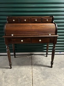 ETHAN ALLEN Antiqued Pine Old Tavern 40" Ladies Petite Roll Top Desk With Drawer - Picture 1 of 12