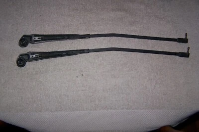 1983-93 CHEVY GMC S10 S15 JIMMY BLAZER PAIR 2 FRONT WINDSHEILD WIPER ARMS - Image 1 of 4