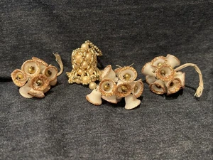 3 Vintage Bündel Kunststoff Zuckerglocken Japan 1/2 "X 1/2" Weihnachten & 1 Perlenschmuck - Bild 1 von 8