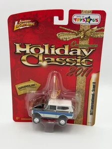 Johnny Lightning 2011 Christmas Ornaments 1977 International Scout II, 1:64, Neu in OVP - Bild 1 von 12