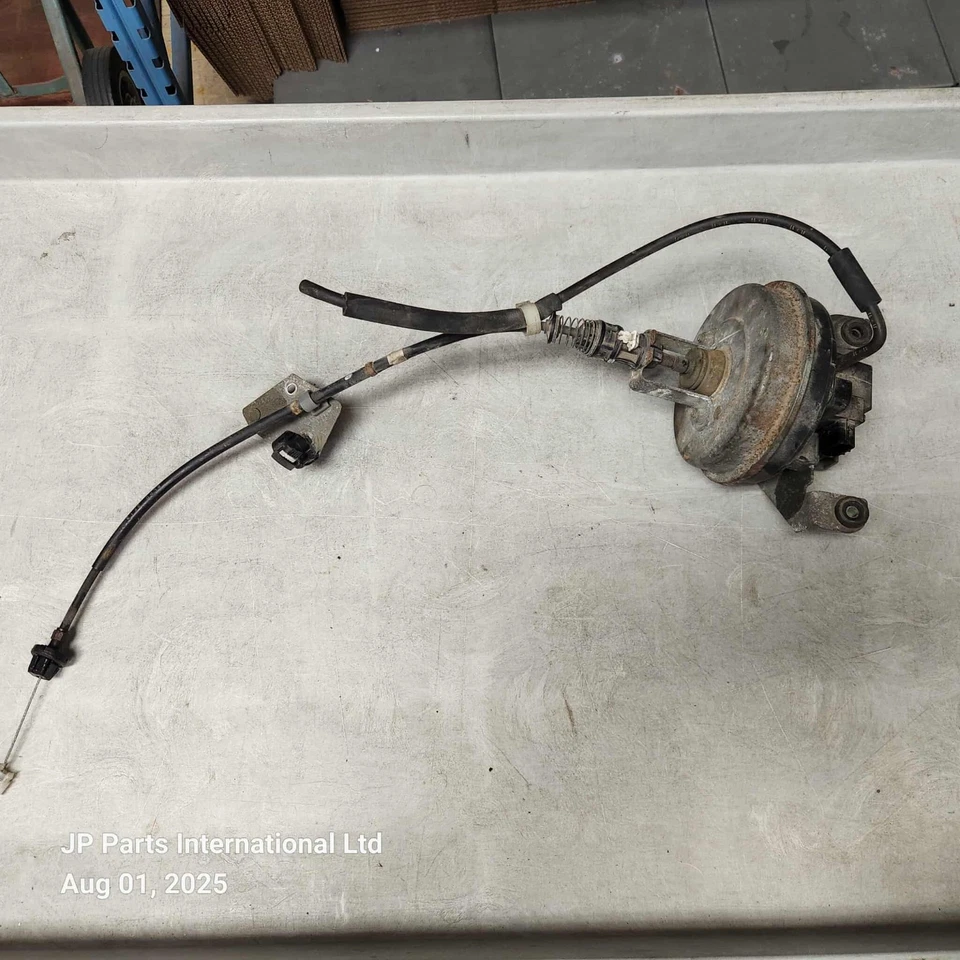 1999-2003 Mazda Protege Protege5 Cruise Control Actuator - Image 1 of 4