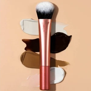 NIB Real Techniques Seamless Complexion Brush - Picture 1 of 7