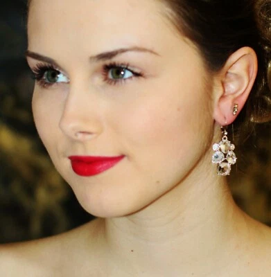 Pendientes colgantes brillantes Kate Spade PLATEADOS Make Me Blush con cierre de palanca nuevos con etiquetas gemas transparentes Foto 1 de 4