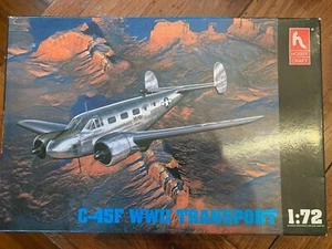 Hobby Craft 1:72 C-45 F WWII Transport Plastic Model Kit NEW-OPEN BOX - Picture 1 of 4
