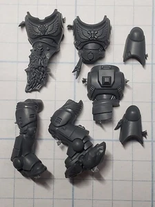 Warhammer 40k Space Wolves Bits Blood Claws Pack Leader Torso Legs #28 - Picture 1 of 9