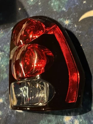 Luz trasera para Chevy Trailblazer 2002-2009 lado del pasajero con bombillas DOT lado trasero Foto 1 de 4