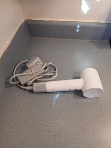 Womans blow dryer brand laifen model no se color white - Picture 1 of 8