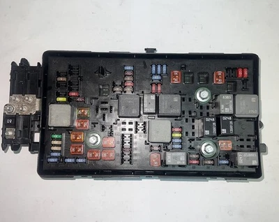 Chevrolet Malibu 2013 caja de fusibles de motor 20960720_01 ANG Foto 1 de 2