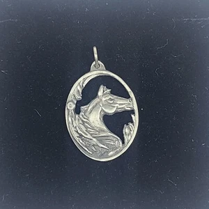 Pewter Horse Head in Oval Pendant Charm Siskiyou - Picture 1 of 4