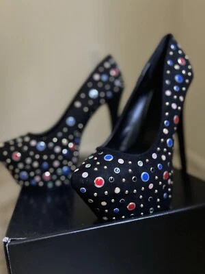 JustFab “Escena” Gamuza Plataforma Negra Embellecida Piedras Preciosas 6” Tacones Altos Talla 8 Foto 1 de 4