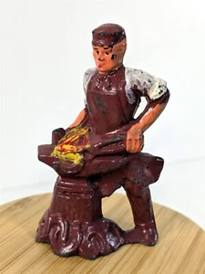 MANOIL 41/7 Blacksmith Making Horseshoes Prewar Vintage Lead Toy Figure 3" - Picture 1 of 5