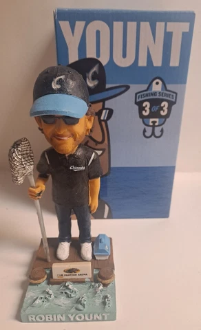 2021 Lakeshore Chinooks Robin Yount Golfing SGA Bobblehead Cover