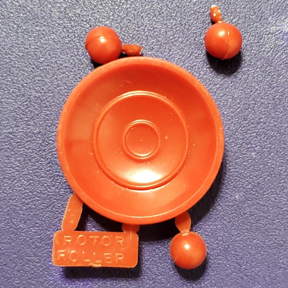 1960's multi-part ROTOR ROLLER GAME (red) CRACKER JACK PRIZE Makatoy - Image 1 of 1
