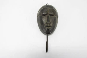 Sammlerstück ethnische alte afrikanische handgeschnitzte Holz Stammesmaske Kleiderbügel - Bild 1 von 8